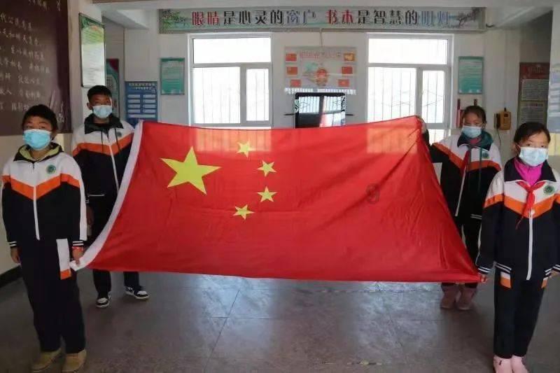 女生说等一下变成熊猫眼了该怎么回？游戏画面